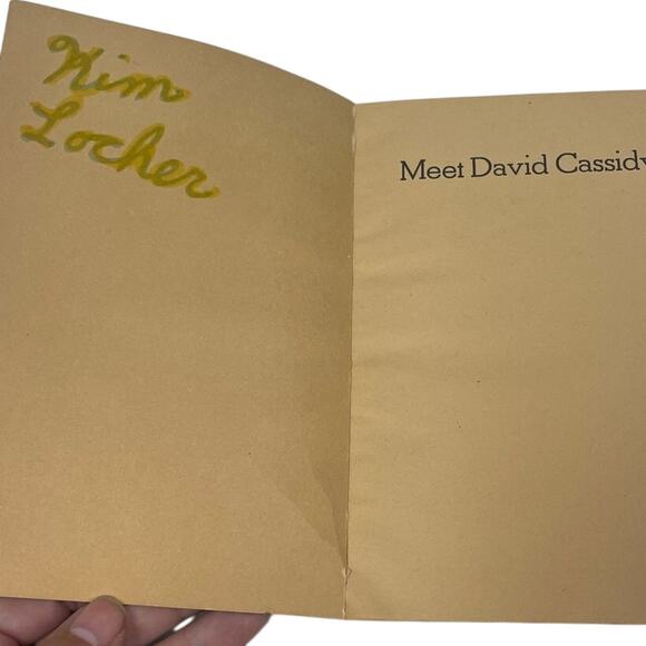 Vintage 1972 Meet David Cassidy by James Hudson Special Arrow Paperback Book - Picture 2 of 3